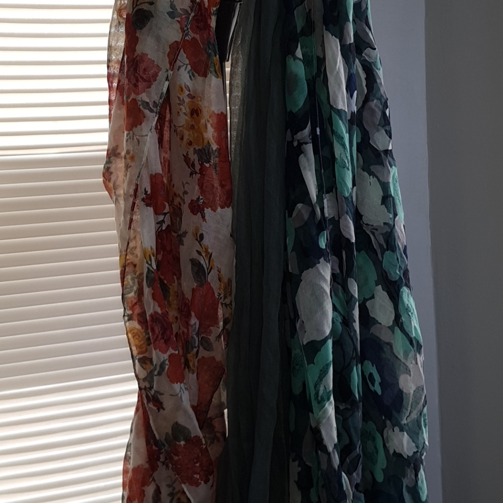 Scarfs